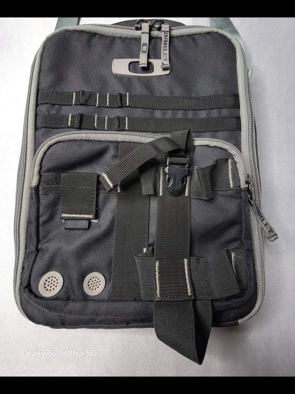 Oakley Checkpoint Vertical Laptop Messenger Bag Black Padded Tactical Size 11X14
